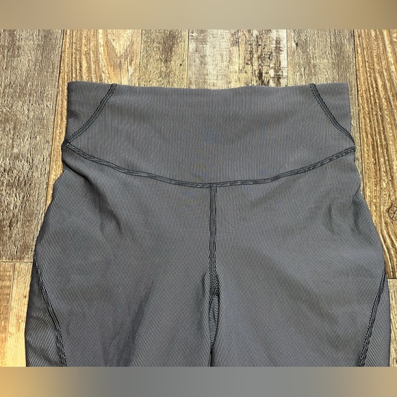 Lululemon Base Pace High-Rise Tight 25" *Two-Tone Ribbed in Grey Women’s Size 6 - Picture 4 of 8